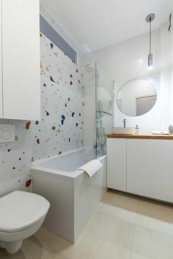 2-bedroom With Balcony Near Hippodrome *