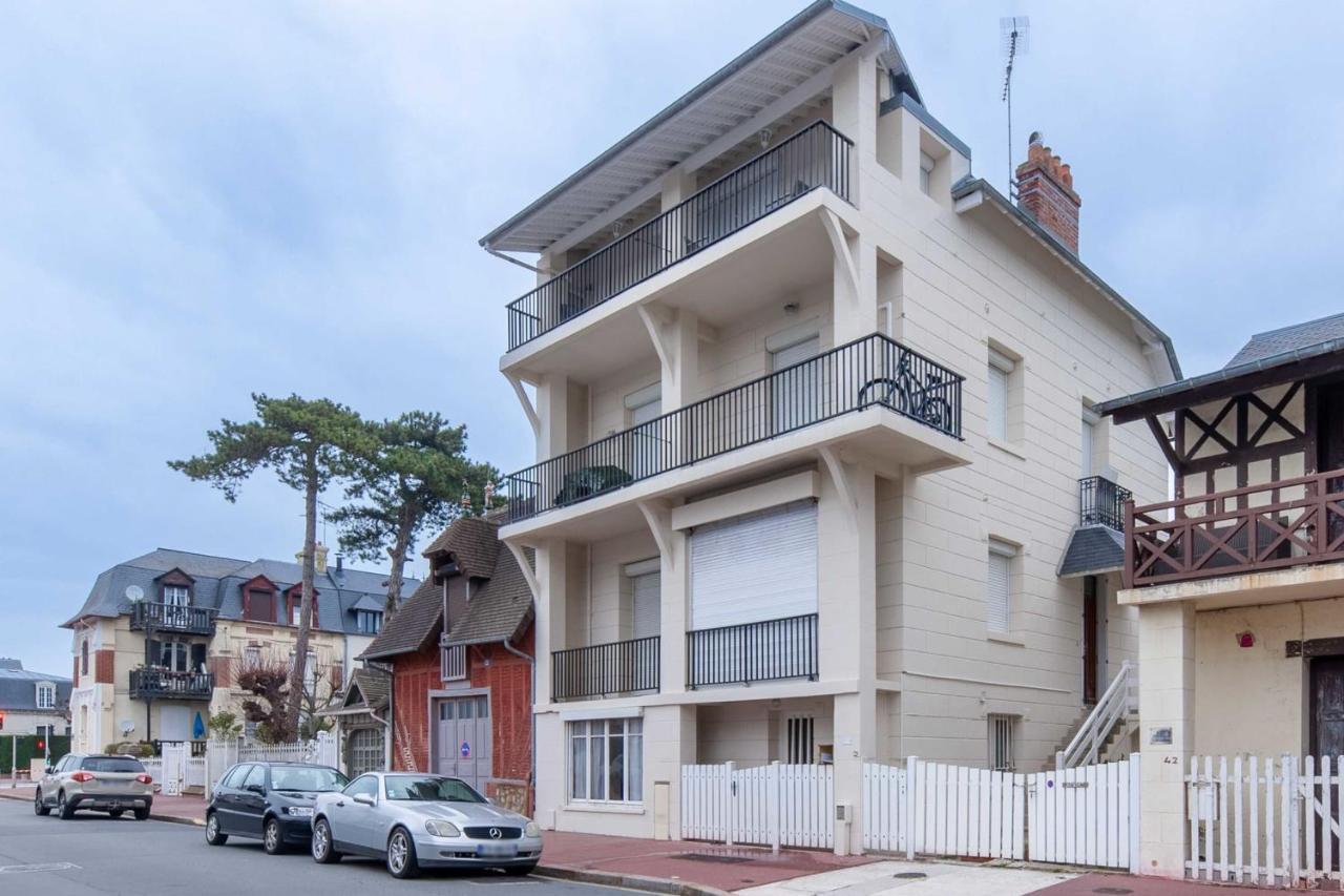 2-bedroom With Balcony Near Hippodrome Deauville